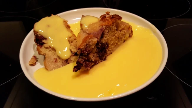 pear coconut blackberry cake and custard 01